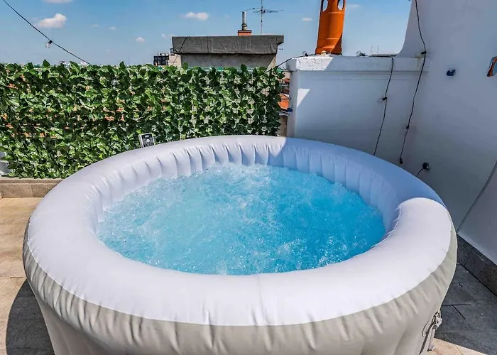 Daire Heated Hydromassage Pool Station1' View *